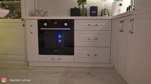 Golden Aline online show from December 16, 7:43 pm