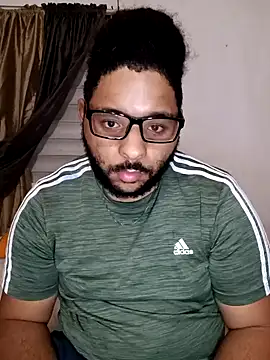 Snapshot of Dj-yefri-pauta chatting on December 9, 1:51 am Dj-yefri-pauta online show from December 9, 1:51 am