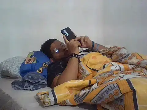 Snapshot of Dj-yefri-pauta chatting on December 4, 1:48 am Dj-yefri-pauta online show from December 4, 1:48 am