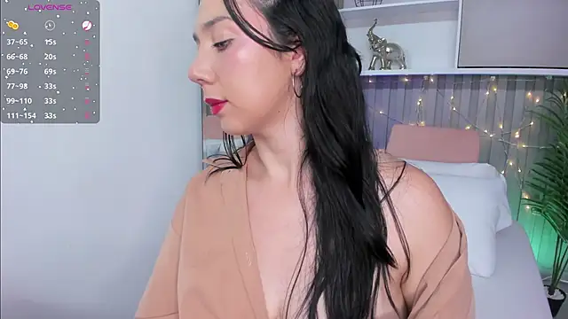 dahianthompson online show from February 18, 8:16 pm