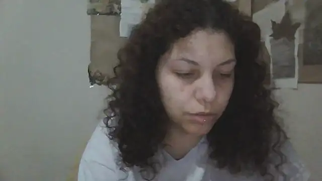 Snapshot of bbyedarling chatting on December 16, 1:10 am bbyedarling online show from December 16, 1:10 am