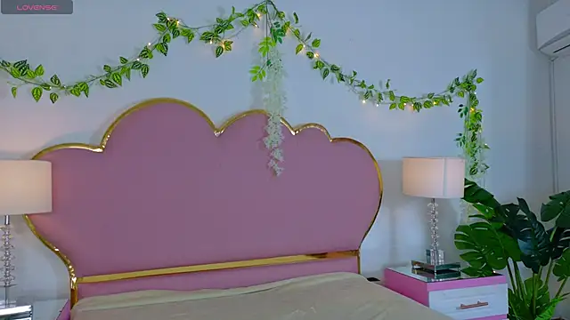 EmmaCrush online show from October 23, 8:40 pm