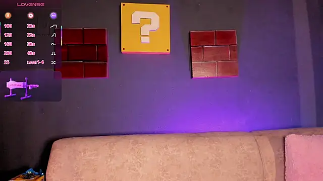 Snapshot of Elettra_Rou chatting on October 1, 11:44 pm Elettra Rou online show from October 1, 11:44 pm