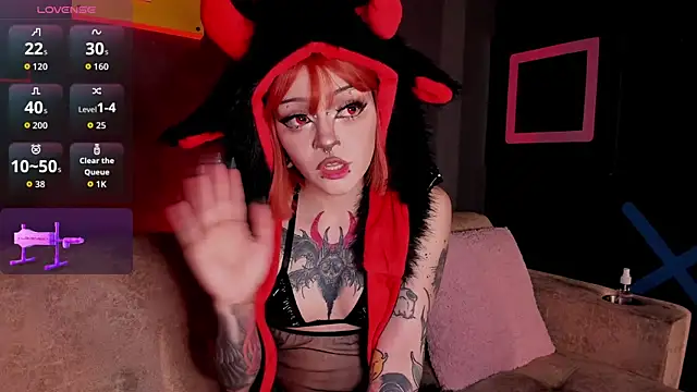 Snapshot of Elettra_Rou chatting on October 23, 11:03 pm Elettra Rou online show from October 23, 11:03 pm