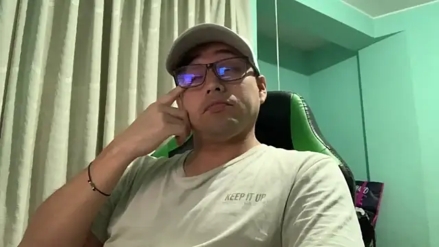 Snapshot of Allen_ibe chatting on May 18, 4:40 am Allen ibe online show from May 18, 4:40 am