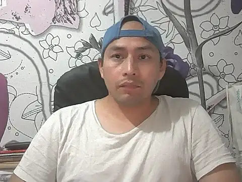 Snapshot of Allen_ibe chatting on July 8, 12:59 am Allen ibe online show from July 8, 12:59 am