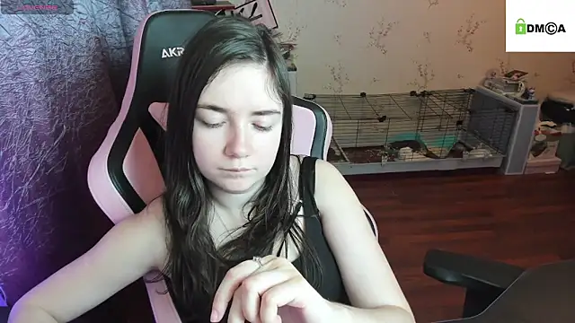 Snapshot of Crazy_forest_fairy chatting on November 5, 10:21 pm Crazy forest fairy online show from November 5, 10:21 pm