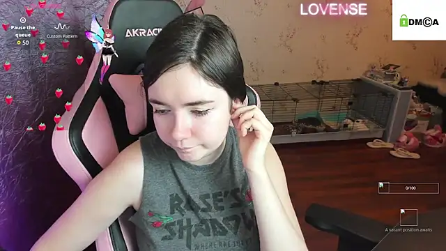 Snapshot of Crazy_forest_fairy chatting on November 6, 10:32 pm Crazy forest fairy online show from November 6, 10:32 pm