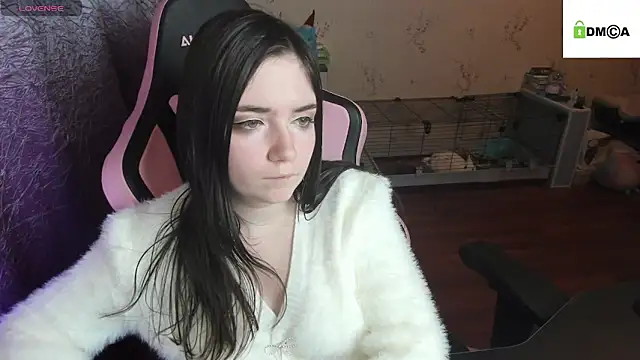 Snapshot of Crazy_forest_fairy chatting on December 22, 10:18 pm Crazy forest fairy online show from December 22, 10:18 pm