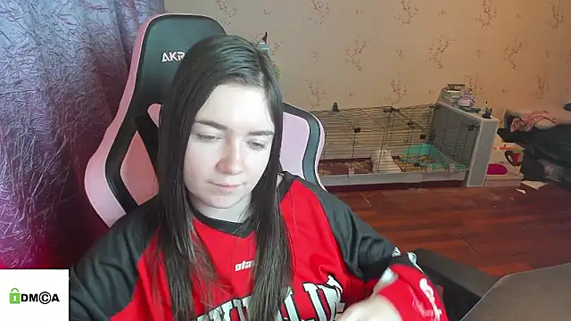 Snapshot of Crazy_forest_fairy chatting on January 13, 4:40 am Crazy forest fairy online show from January 13, 4:40 am