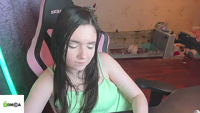 Snapshot of Crazy_forest_fairy chatting on January 17, 2:49 am Crazy forest fairy online show from January 17, 2:49 am