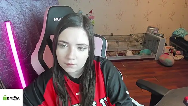 Snapshot of Crazy_forest_fairy chatting on February 5, 1:21 am Crazy forest fairy online show from February 5, 1:21 am