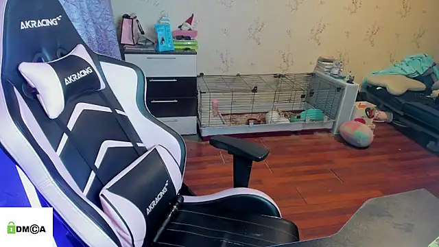 Snapshot of Crazy_forest_fairy chatting on February 8, 4:49 am Crazy forest fairy online show from February 8, 4:49 am