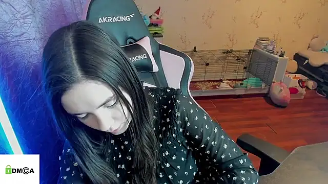 Snapshot of Crazy_forest_fairy chatting on February 13, 2:35 pm Crazy forest fairy online show from February 13, 2:35 pm