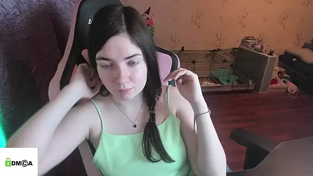 Snapshot of Crazy_forest_fairy chatting on February 28, 2:56 am Crazy forest fairy online show from February 28, 2:56 am