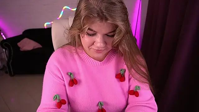 Snapshot of GabbieJay chatting on November 18, 2:43 pm GabbieJay online show from November 18, 2:43 pm