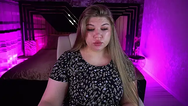 GabbieJay online show from August 5, 12:30 pm
