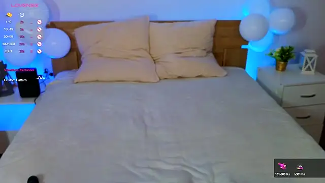 Snapshot of Hayle_Hill chatting on February 25, 2:14 am Hayle Hill online show from February 25, 2:14 am