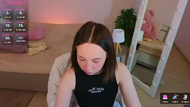 Snapshot of Hayle_Hill chatting on March 16, 2:21 am Hayle Hill online show from March 16, 2:21 am