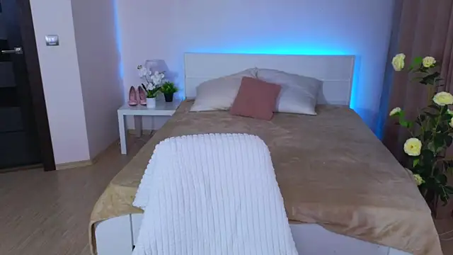 Snapshot of Hayle_Hill chatting on March 19, 9:28 am Hayle Hill online show from March 19, 9:28 am