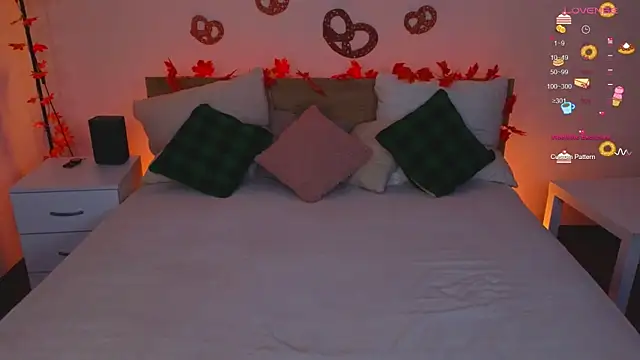 Snapshot of Hayle_Hill chatting on September 30, 2:27 am Hayle Hill online show from September 30, 2:27 am