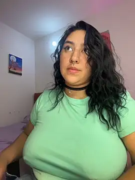 Snapshot of scarlett_queen56 chatting on March 17, 6:28 am scarlett queen56 online show from March 17, 6:28 am