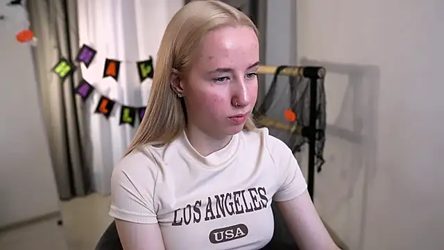 Cassie Kelman online show from October 20, 8:53 pm