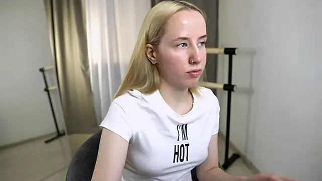 Cassie Kelman online show from November 17, 9:20 pm