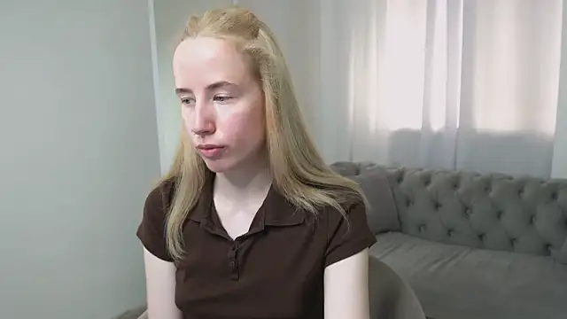 Snapshot of Cassie_Kelman chatting on June 14, 9:39 pm Cassie Kelman online show from June 14, 9:39 pm