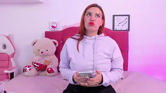 Snapshot of LucianaTomson chatting on January 13, 10:35 pm LucianaTomson online show from January 13, 10:35 pm