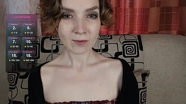 Snapshot of TinaWince chatting on May 17, 5:05 am TinaWince online show from May 17, 5:05 am
