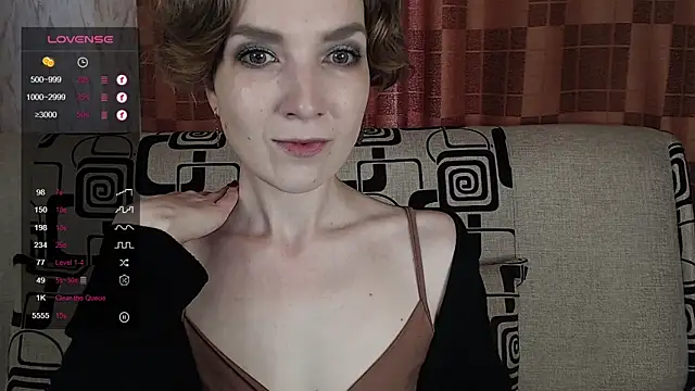 Snapshot of TinaWince chatting on June 5, 5:03 am TinaWince online show from June 5, 5:03 am
