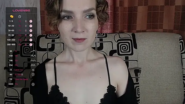 Snapshot of TinaWince chatting on June 7, 5:00 am TinaWince online show from June 7, 5:00 am