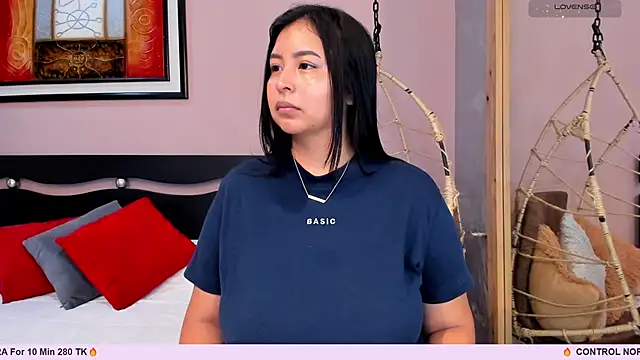 Snapshot of _alaiasmile_ chatting on November 7, 11:43 am alaiasmile online show from November 7, 11:43 am