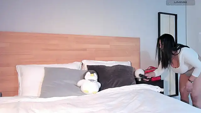  alaiasmile  online show from February 24, 5:55 pm