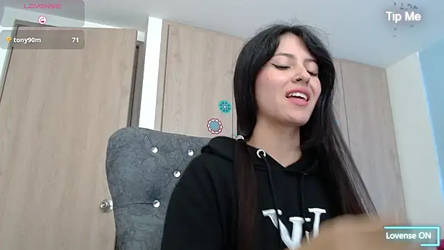 Snapshot of evatits_1 chatting on February 11, 3:18 pm evatits 1 online show from February 11, 3:18 pm