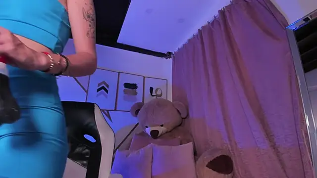 maye wells online show from January 30, 5:39 pm