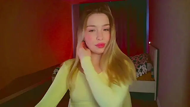 Snapshot of mia_raspberrie chatting on February 19, 8:55 am mia raspberrie online show from February 19, 8:55 am