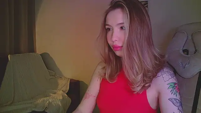 Snapshot of mia_raspberrie chatting on April 13, 8:25 pm mia raspberrie online show from April 13, 8:25 pm