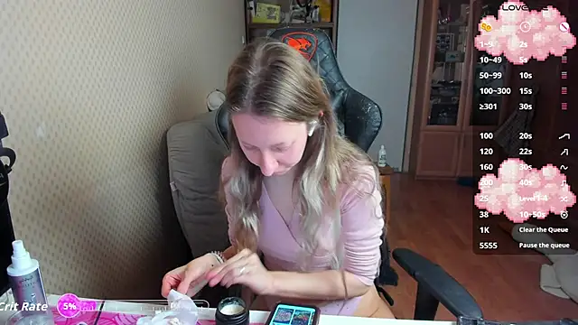 Snapshot of cutieMila chatting on December 4, 10:46 am cutieMila online show from December 4, 10:46 am