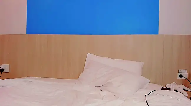 Snapshot of sexntease chatting on January 3, 1:25 pm sexntease online show from January 3, 1:25 pm