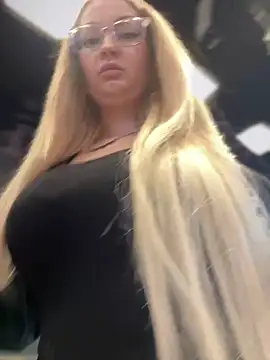 Snapshot of Teya_moon_ chatting on January 13, 12:02 pm Teya moon  online show from January 13, 12:02 pm