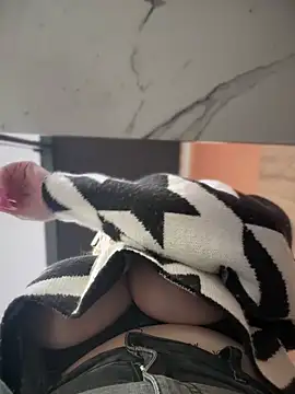 Snapshot of Teya_moon_ chatting on January 24, 12:10 pm Teya moon  online show from January 24, 12:10 pm