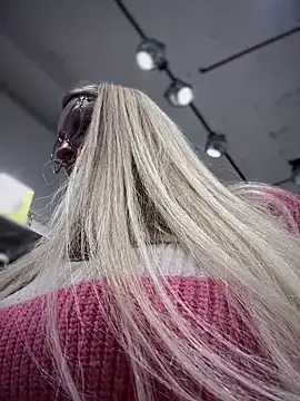 Snapshot of Teya_moon_ chatting on February 19, 12:11 pm Teya moon  online show from February 19, 12:11 pm