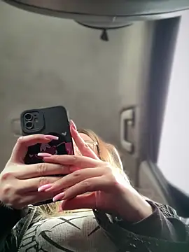 Snapshot of Teya_moon_ chatting on March 20, 10:21 am Teya moon  online show from March 20, 10:21 am