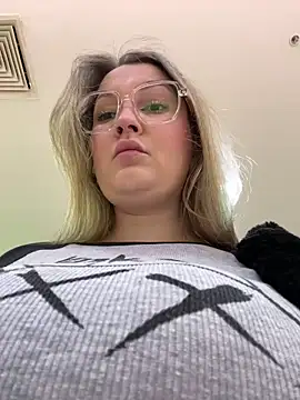 Teya moon  online show from February 22, 12:04 pm