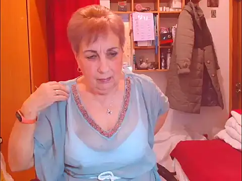 Snapshot of Victoria5643 chatting on November 30, 2:10 pm Victoria5643 online show from November 30, 2:10 pm