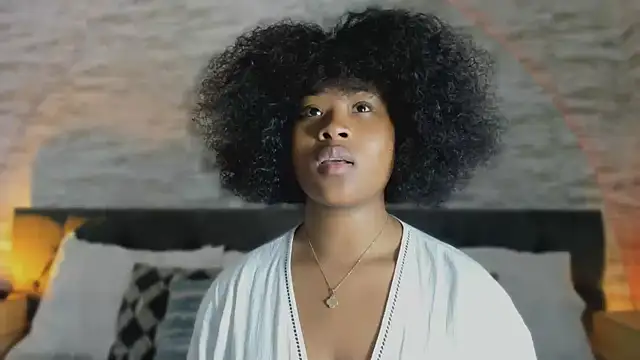 Anneth  M online show from November 14, 7:45 pm