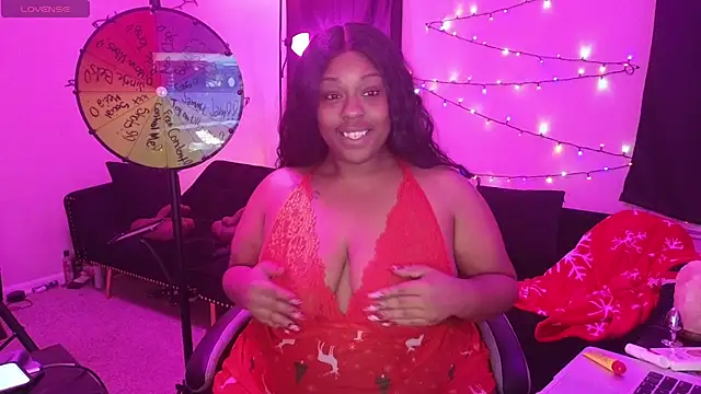 Snapshot of cheriserozequeen chatting on December 14, 5:29 am cheriserozequeen online show from December 14, 5:29 am