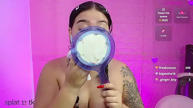 Snapshot of _hooly chatting on February 4, 4:50 pm hooly online show from February 4, 4:50 pm